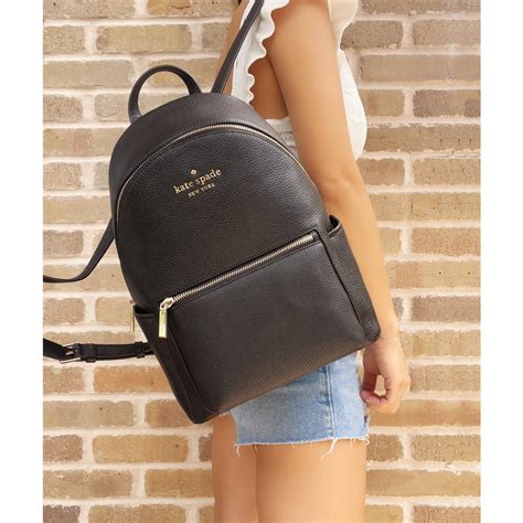 Medium backpack in black leather 